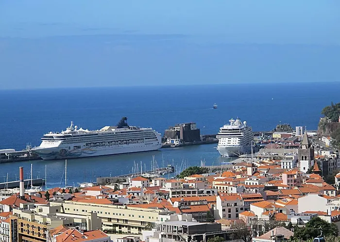 Capuchinhas فونشال